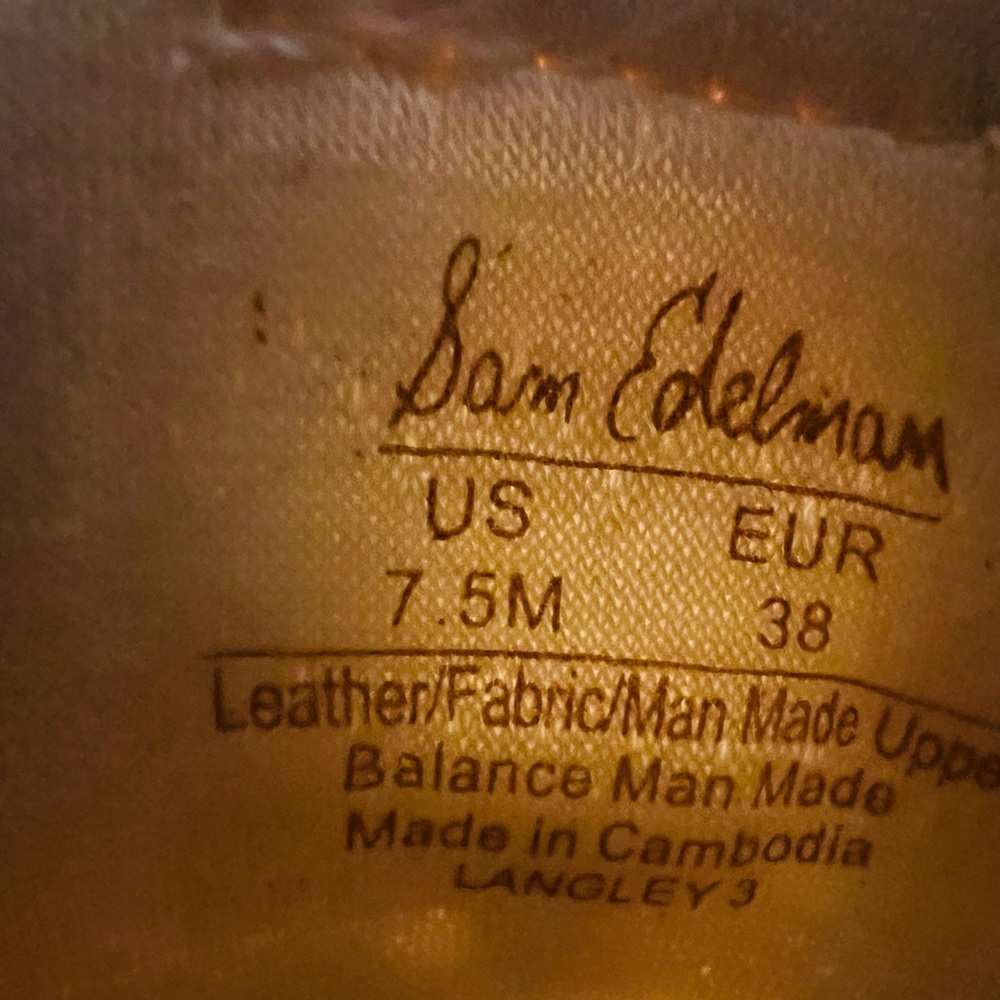 Sam Edelman Women’s Sneakers Mustard Ivory and Black
Size 7.5
Langley-3 - Picture 9 of 9